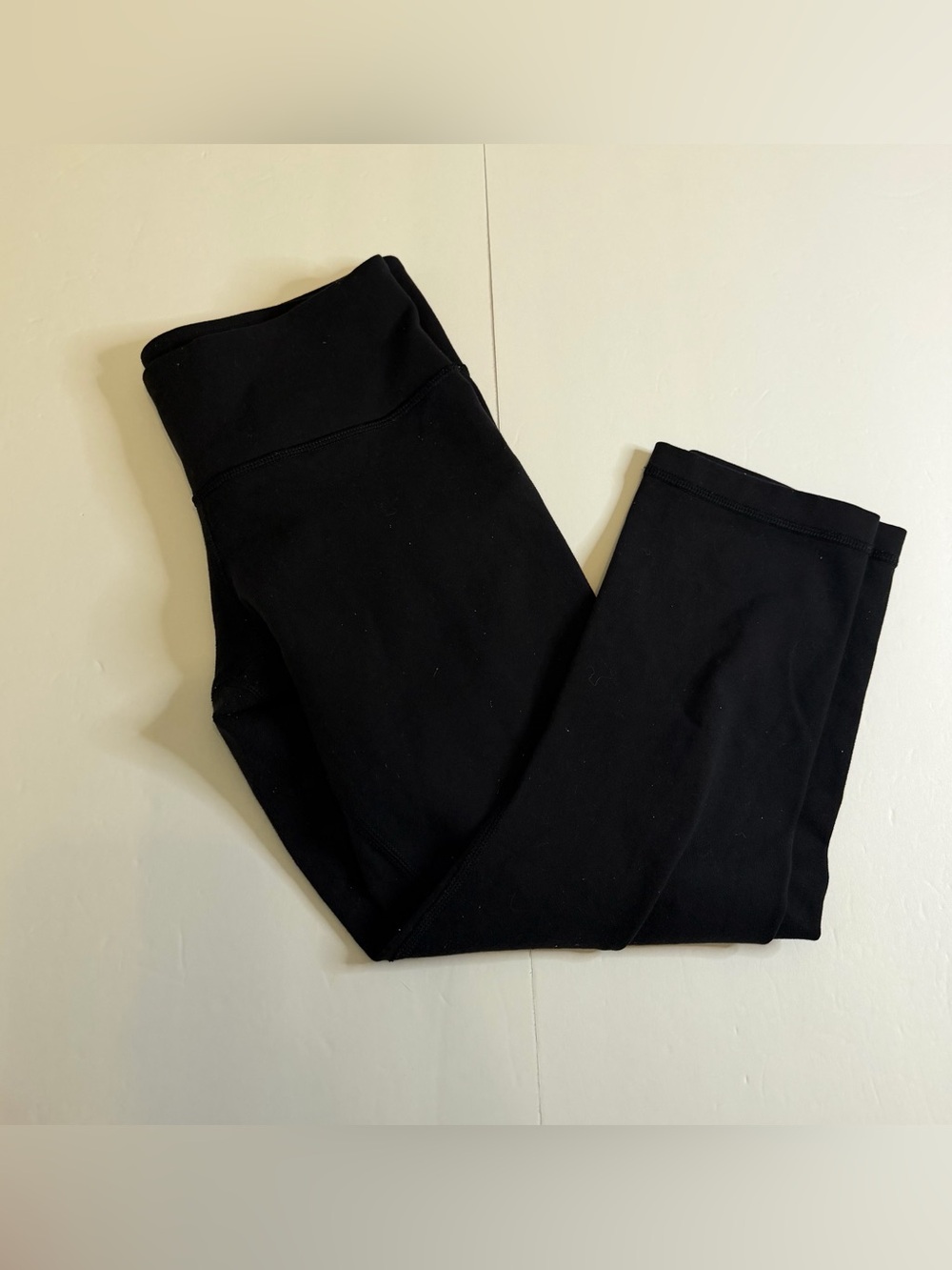 Lululemon Black High Waisted Cropped Leggings Capris Approx Size 6 21” Inseam